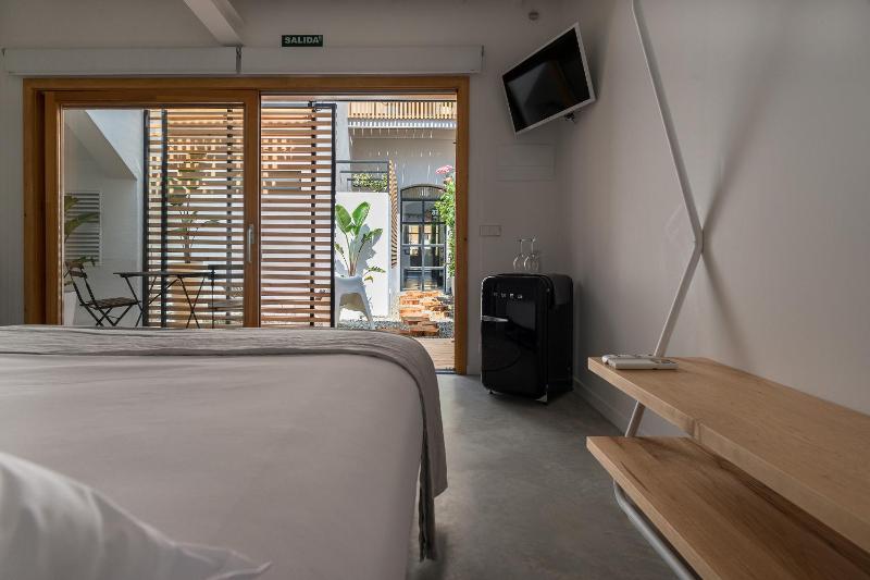 Sodium Boutique Hotel - image 5