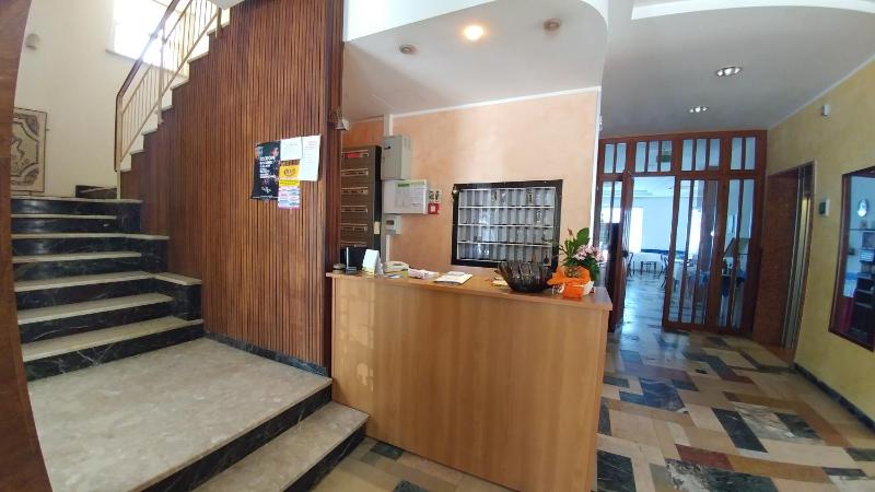 Hotel Capitol - image 8