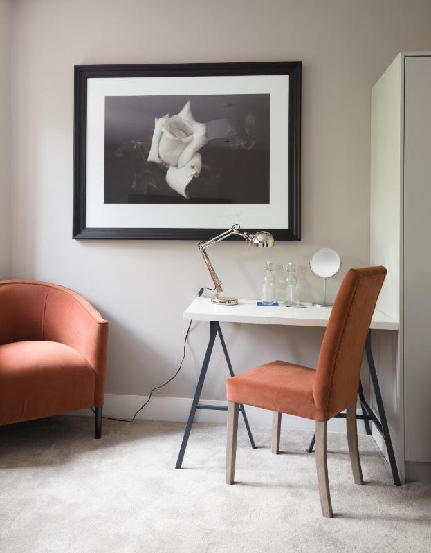 Double Room image 4