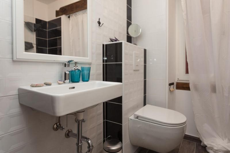 Deluxe Double Room image 3