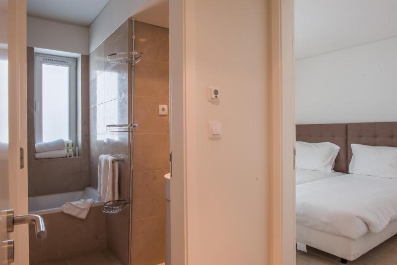 Duplex Two-Bedroom Apartment with Marina View image 2