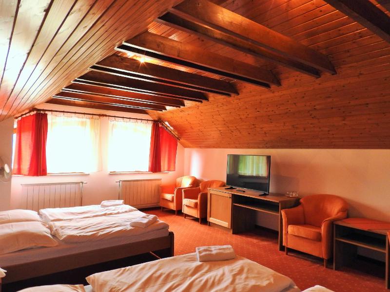 Quadruple Room image 1