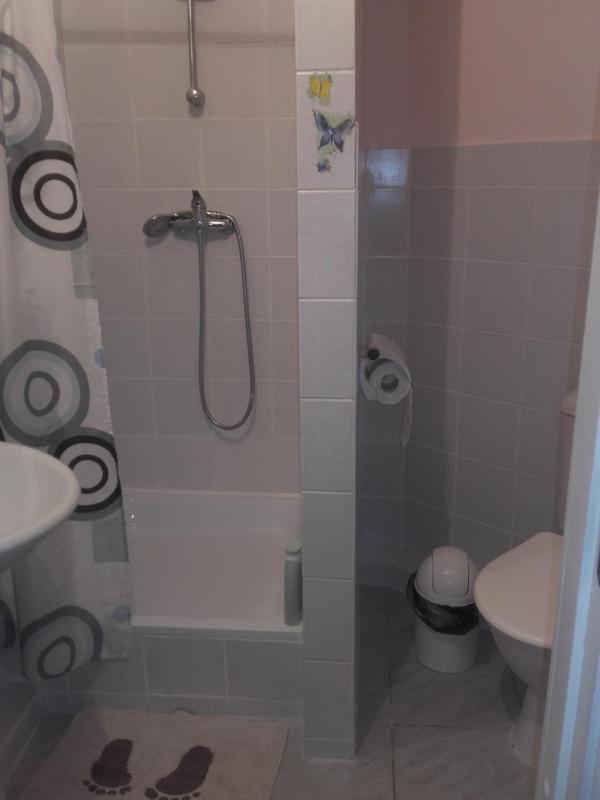 Standard King Room image 2