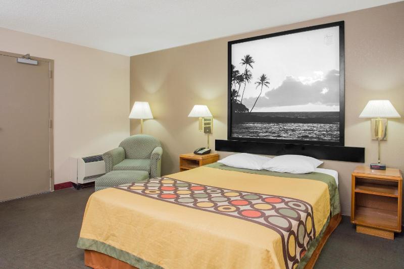 Queen Room image 1