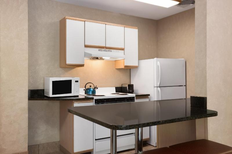 King Suite - Non-Smoking image 1