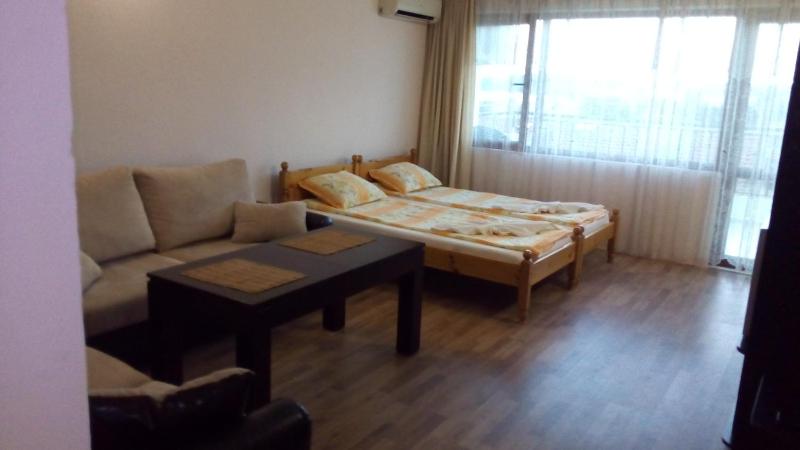 Quadruple Room with Balcony image 3