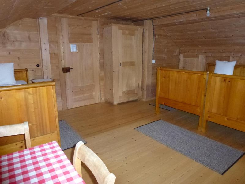Triple Room with Shared Bathroom image 2