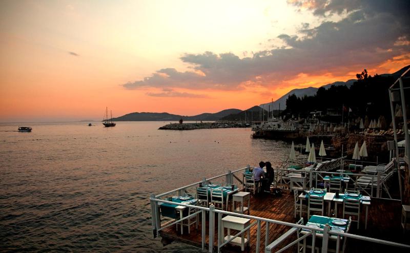 Nur Beach Hotel - image 15
