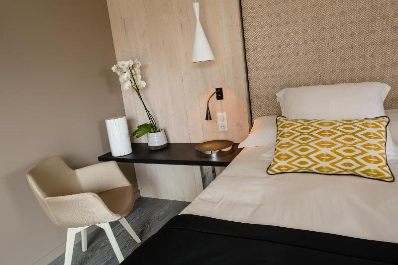 Executive Suite with Spa Bath image 4