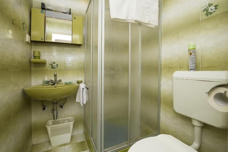 Triple Room with Balcony image 3