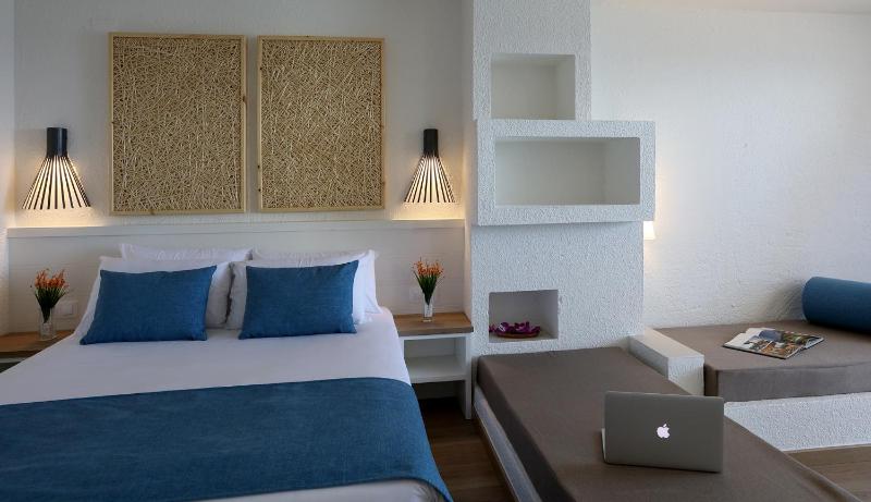 Premium Triple Room with Sea View image 2