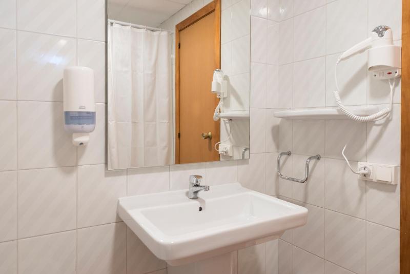 Single Room image 2