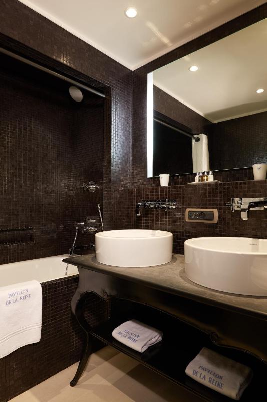 Superior Double or Twin Room image 2