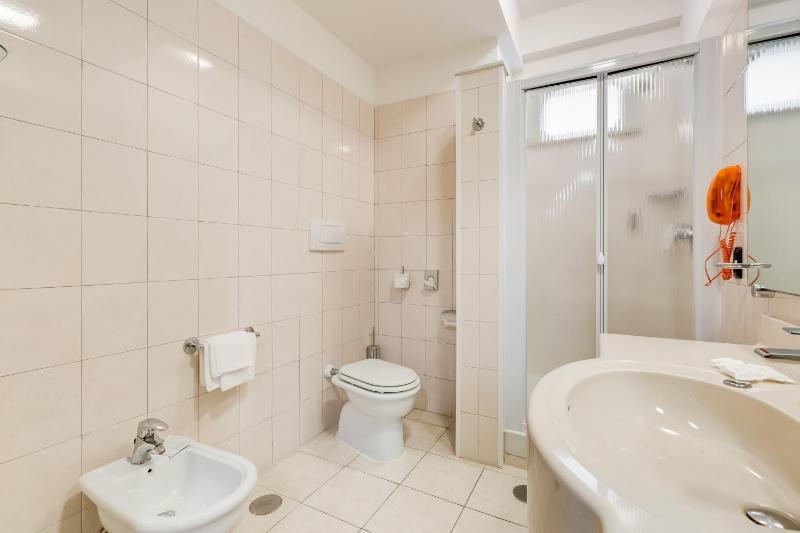 Comfort Triple Room image 2