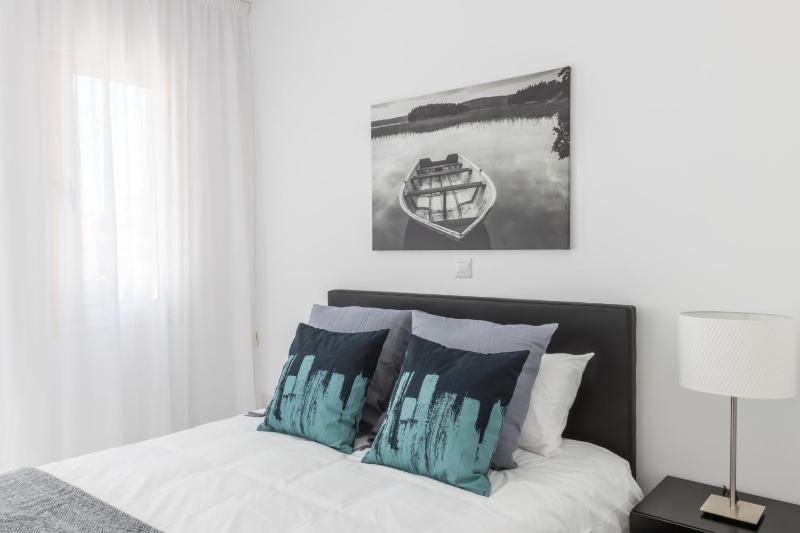Deluxe Three-Bedroom Penthouse image 4