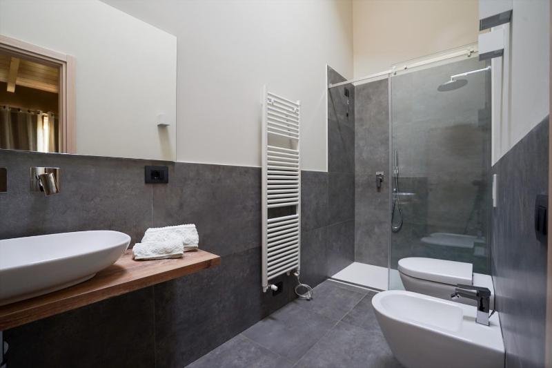 Superior King Room image 4