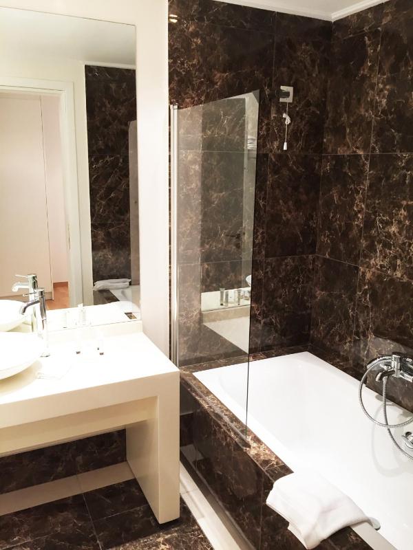 Grand Suite image 2