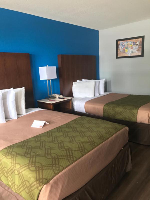 Double Room with Two Double Beds - Smoking image 4
