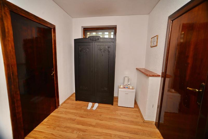 Twin Room image 2
