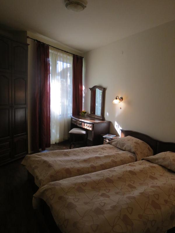 One-Bedroom Apartment - Ground Floor image 2