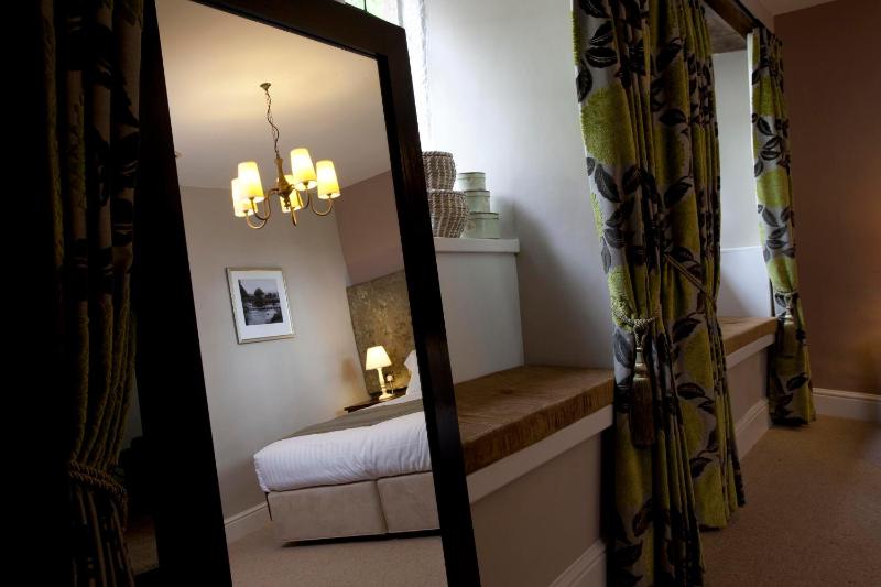 Luxury Suite image 3