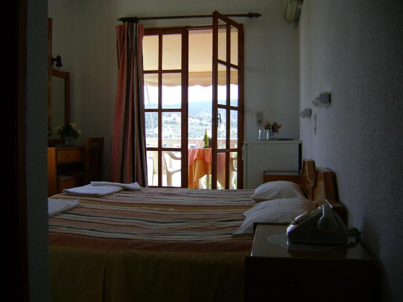 Standard Twin Room with Sea View image 1