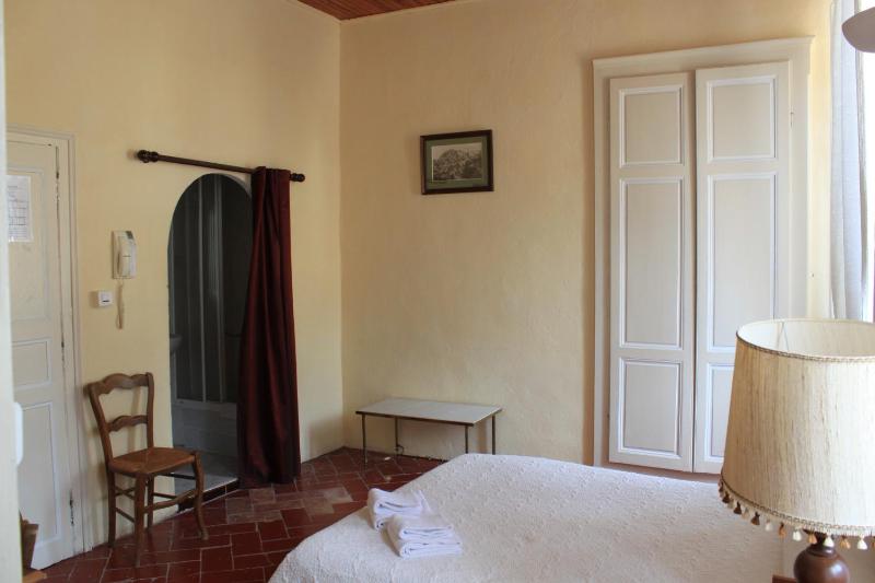 Quadruple Room with Private Bathroom image 3