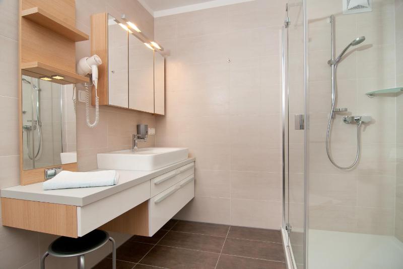 Superior Double Room with Balcony image 2
