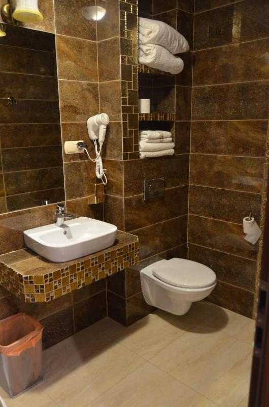 Small Double Room image 2