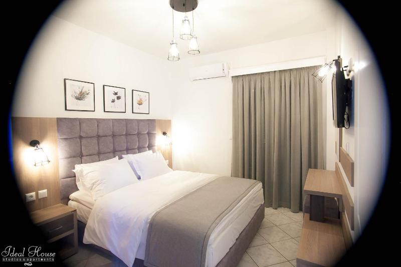 Ideal House - image 16