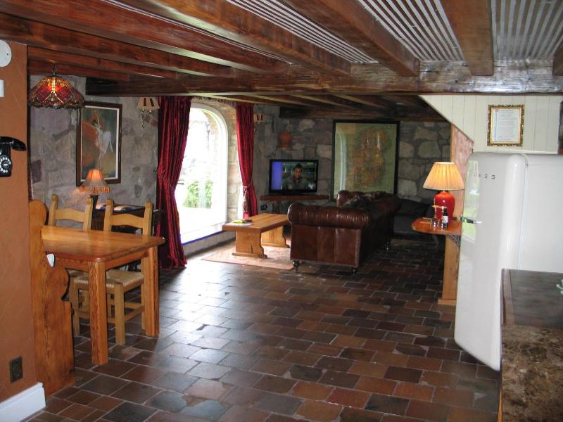 Large Suite image 3