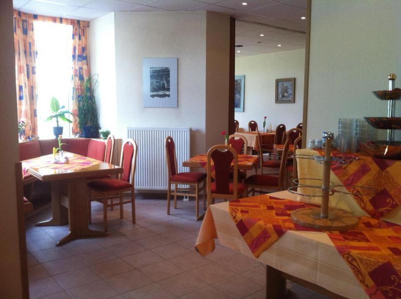 Landhotel Am Peetscher See - image 11