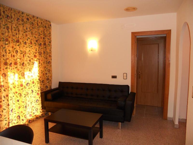 One-Bedroom Apartment (2 Adults + 2 Children) image 2