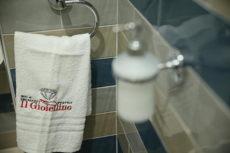 Quadruple Room with Private Bathroom image 4