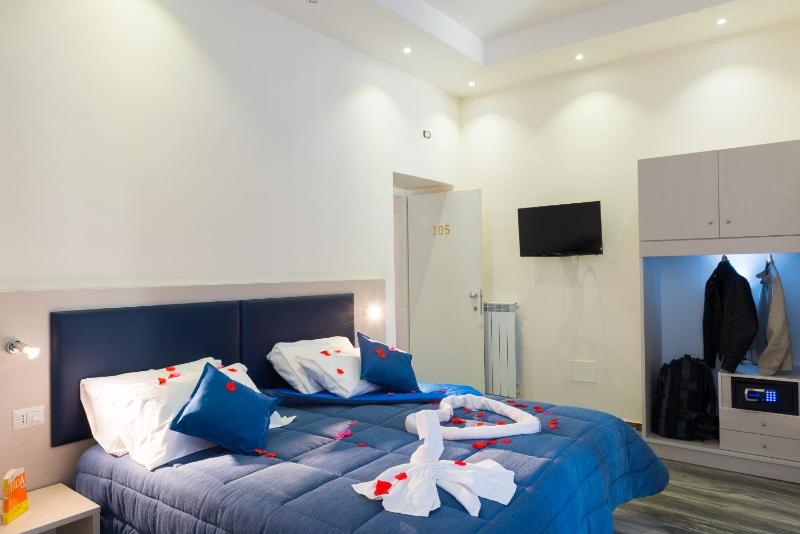 Superior Quadruple Room image 4