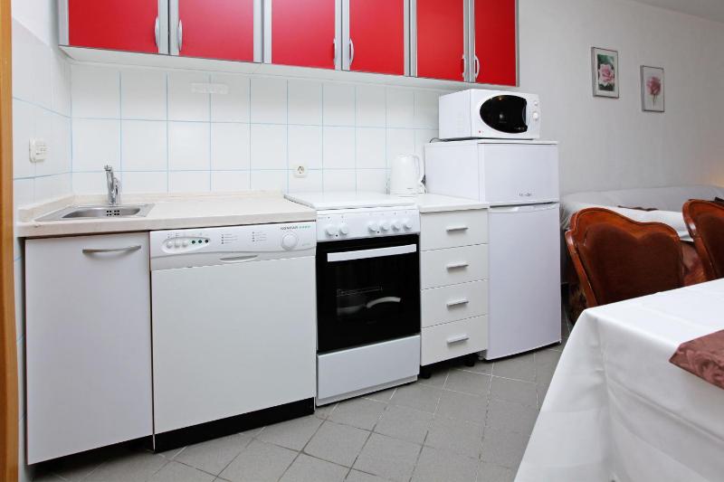 Apartment with Terrace image 4