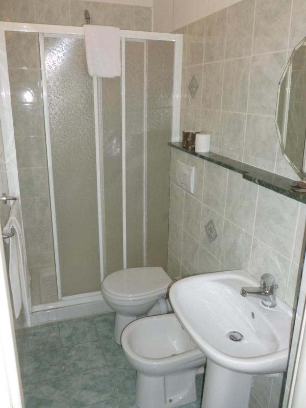 Single Room image 2