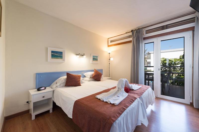 Deluxe Apartment with Sea View image 4