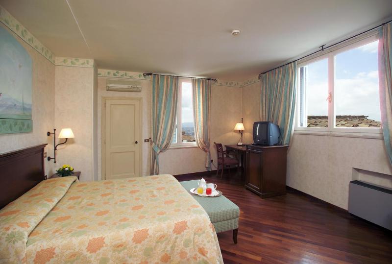 Executive Double Room image 3