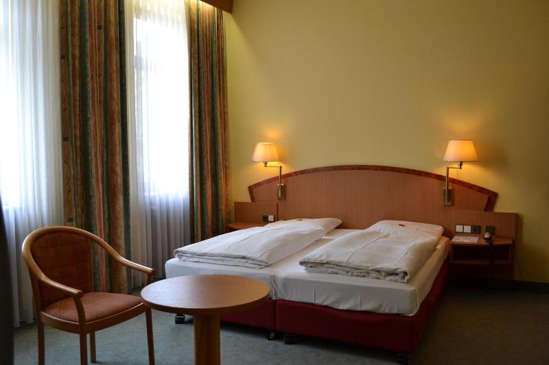 Tagungshotel Hochster Hof - image 12