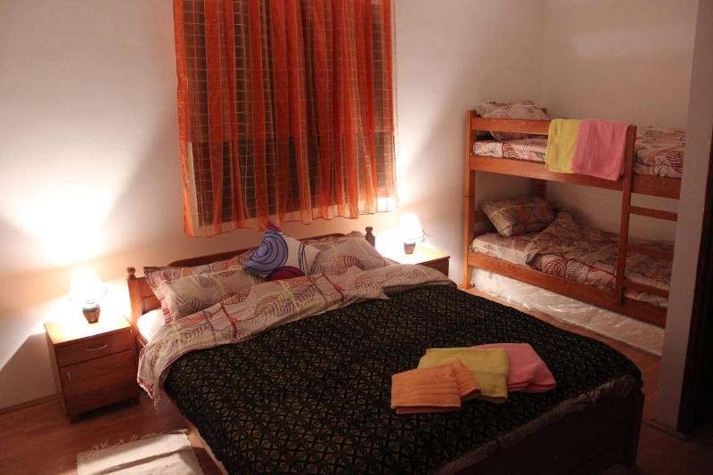 Economy Quadruple Room image 1