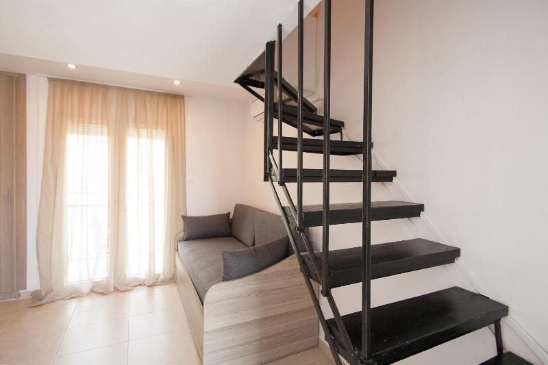 Standard Family Room image 4