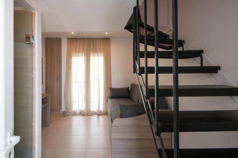 Standard Family Room image 3