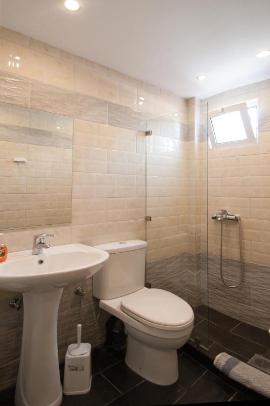 Double Room image 4