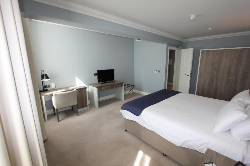 Superior Suite image 2