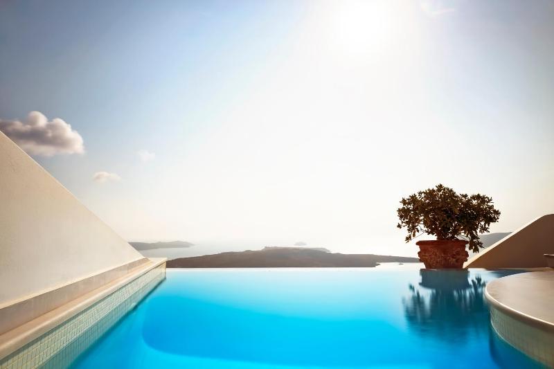 Suite with Infinity Private Pool and Caldera View image 2