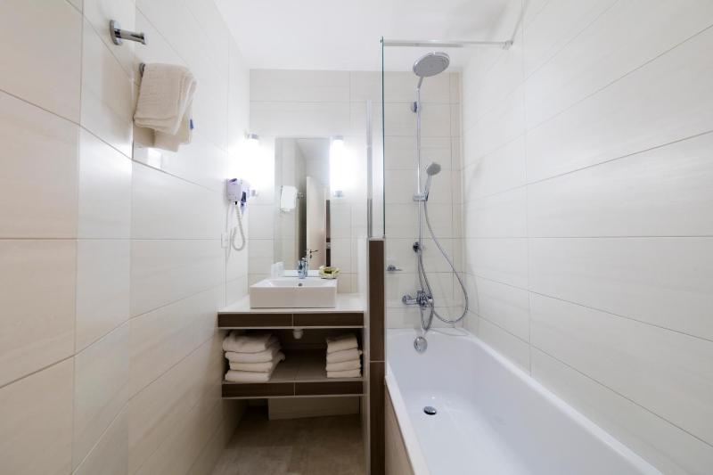 Quadruple Room image 3