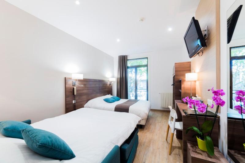 Premium Quadruple Room image 1
