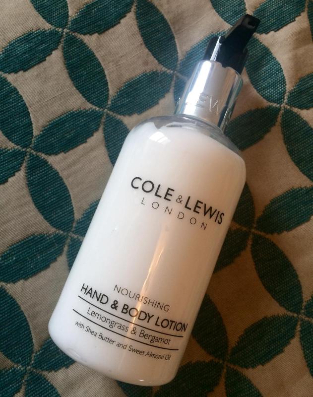 Classic Triple Room image 2