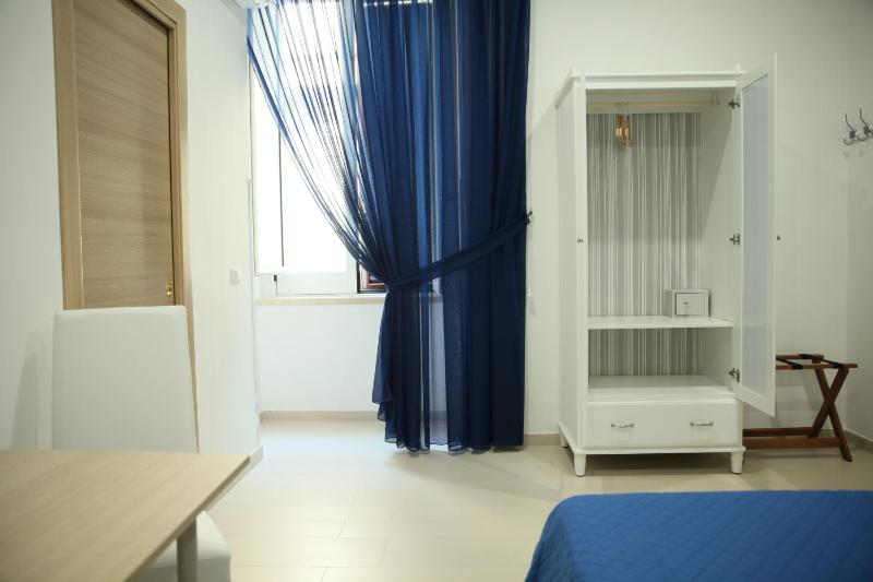 Quadruple Room with Private Bathroom image 3